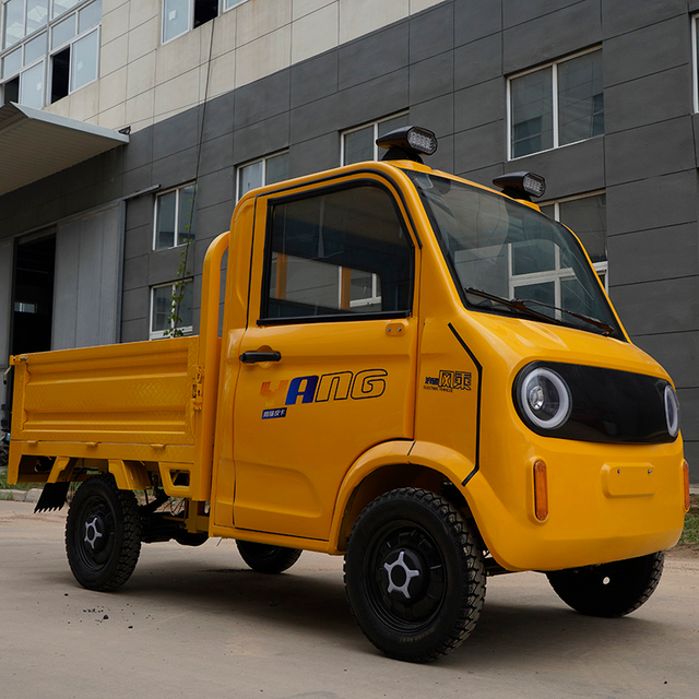 Electric Four-Wheel Cargo Vehicle